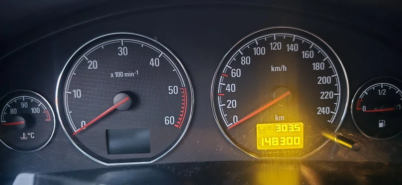 Opel Signum 2.2 CDTI, снимка 10 - Автомобили и джипове - 53115259