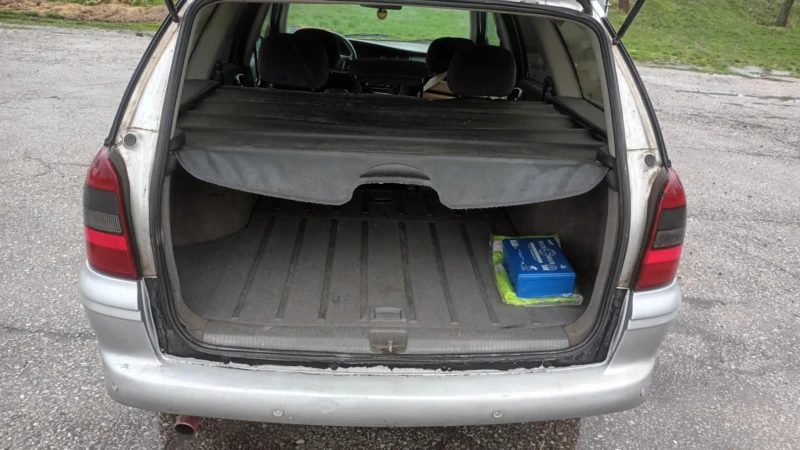 Opel Vectra 1.6i 16V, снимка 7 - Автомобили и джипове - 53575626