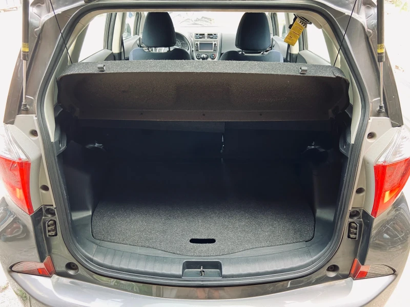 Toyota Verso S 1.33vvti Камера, снимка 6 - Автомобили и джипове - 53597726