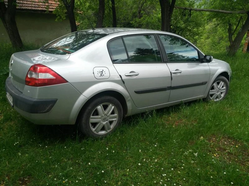 Renault Megane 1.5dci, снимка 6 - Автомобили и джипове - 47553763