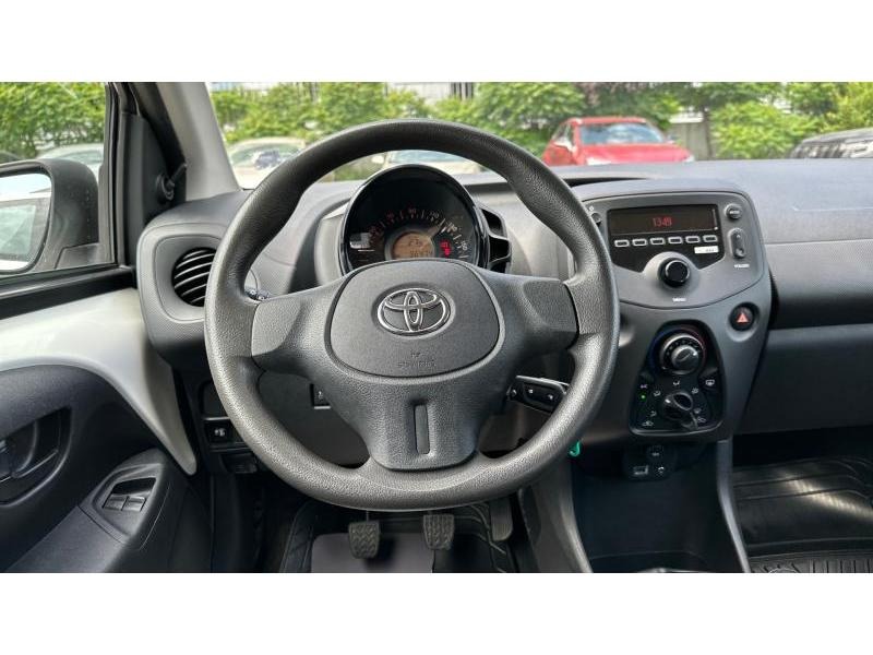 Toyota Aygo, снимка 9 - Автомобили и джипове - 46054922