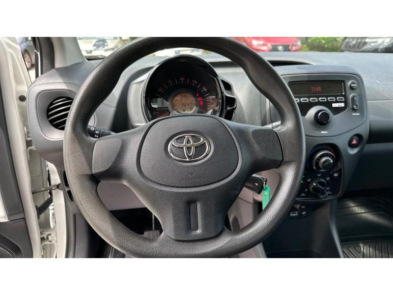 Toyota Aygo, снимка 13 - Автомобили и джипове - 46054922