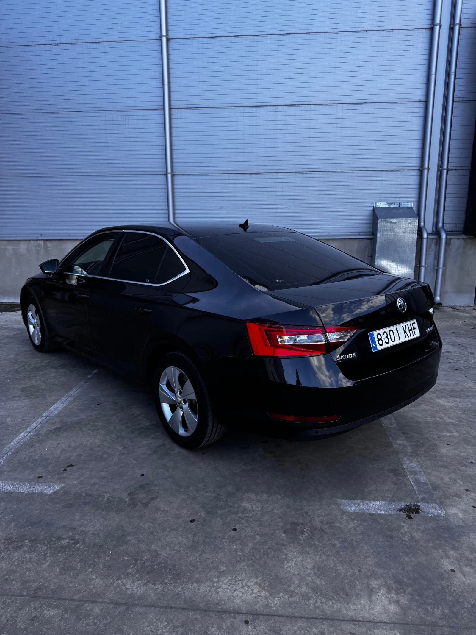 Skoda Superb 2.0TDI - изображение 4