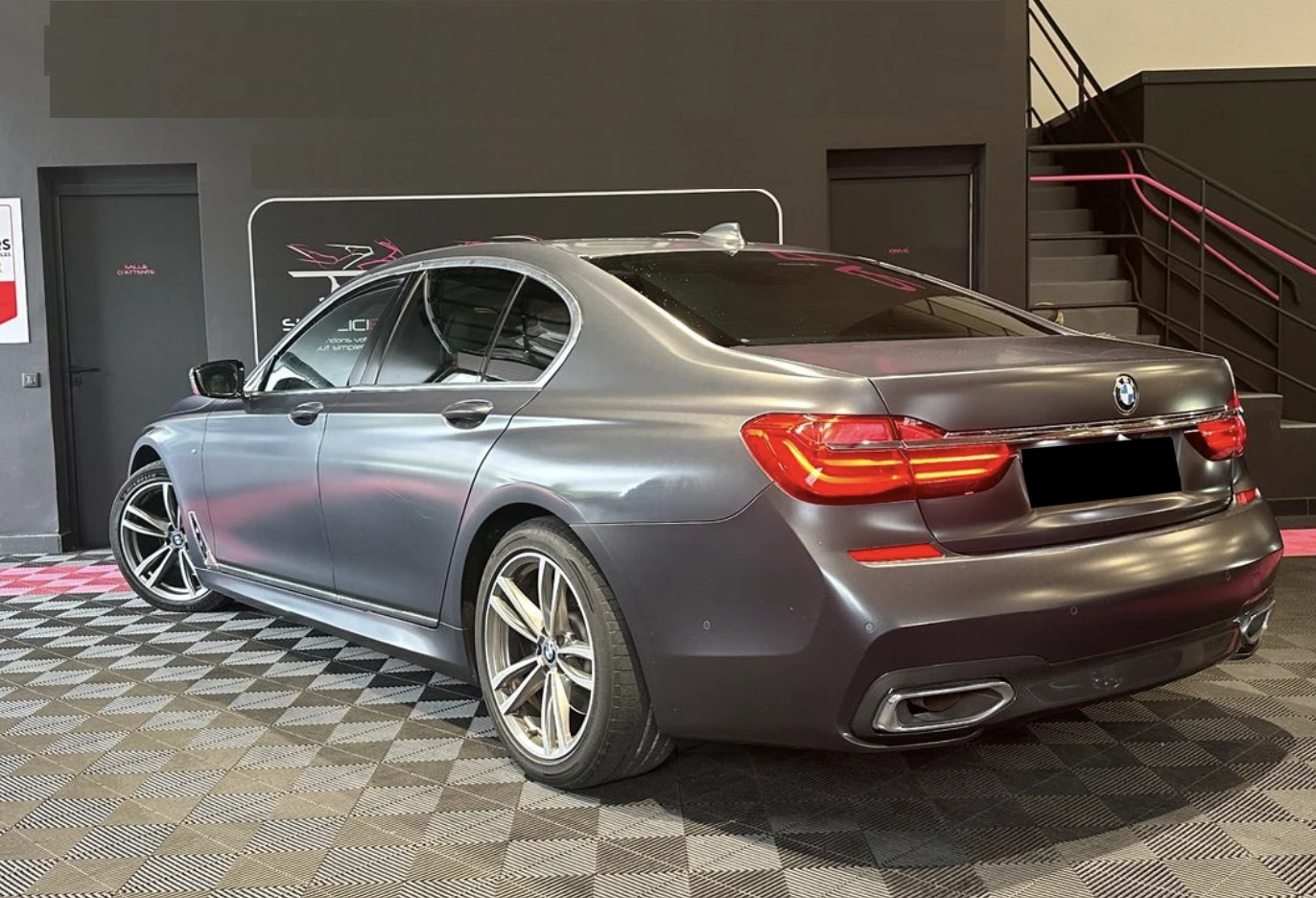 BMW 740 d xDrive M Sport B&W TV - изображение 2