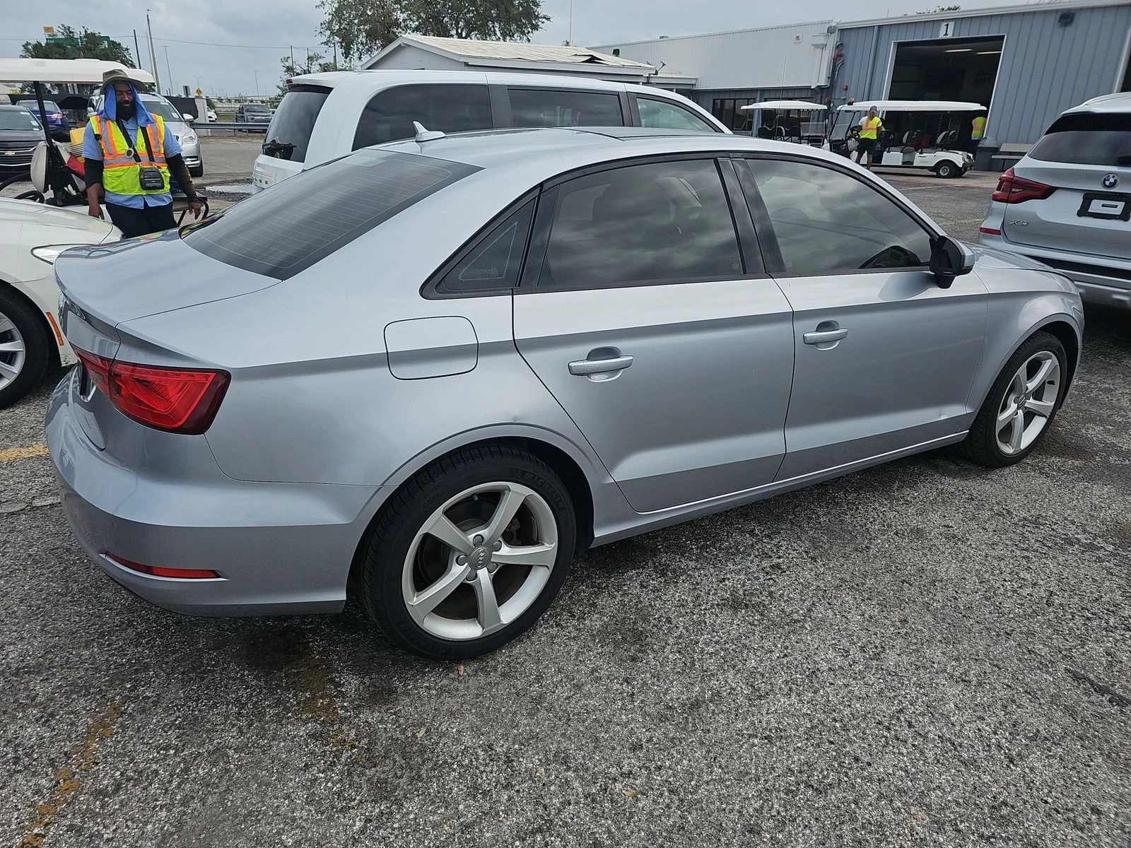 Audi A3 Sedan 1.8T Premium - изображение 4