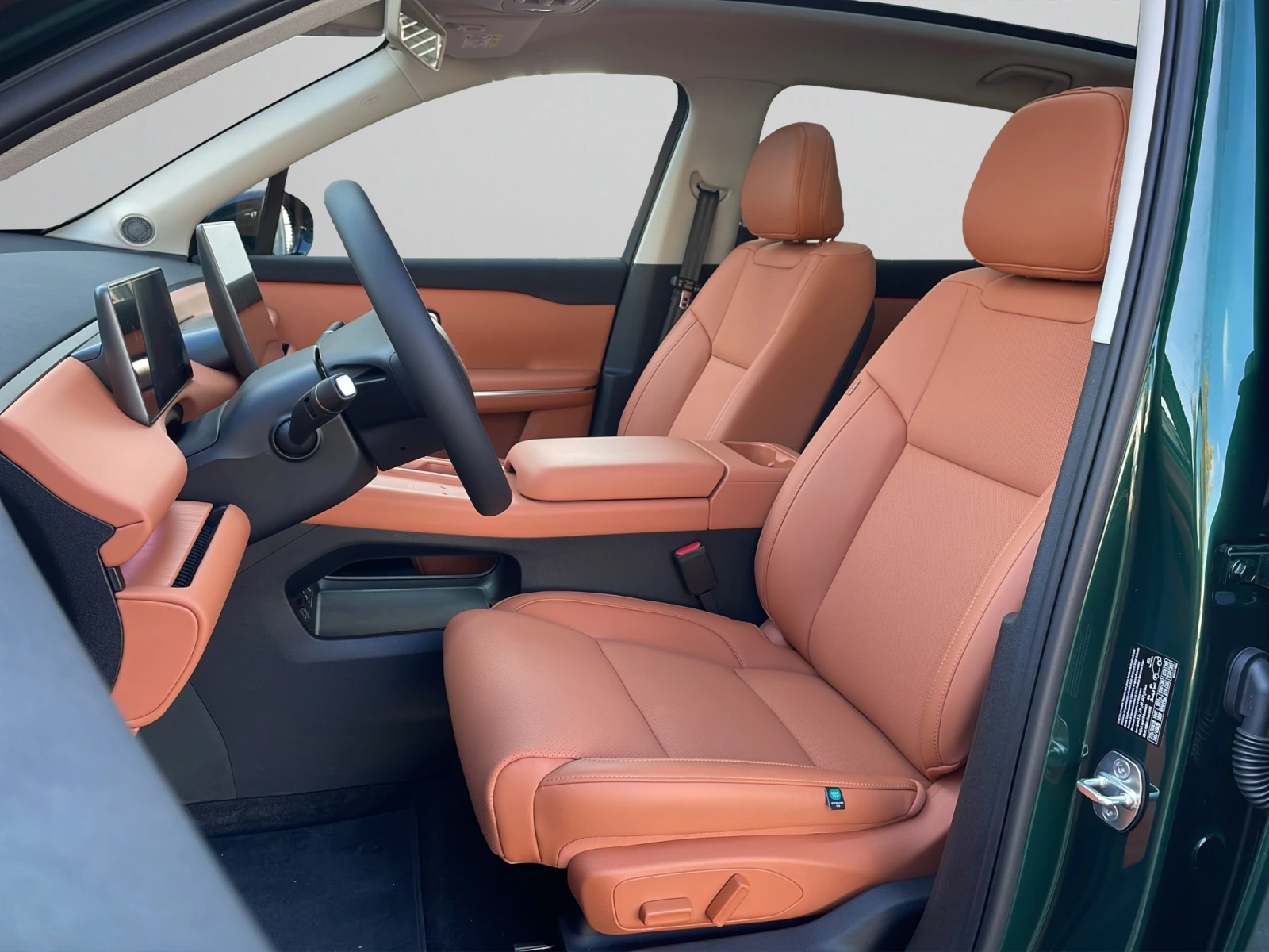 Leapmotor C10 Design REEV 158kW 28, 4kWh | Mobile.bg — изображение 12