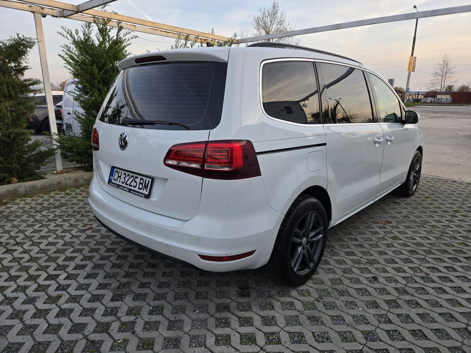 VW Sharan 2.0TDI-150кс= 7МЕСТА= АВТОМАТ= ДИСТРОНИК= LED - изображение 3