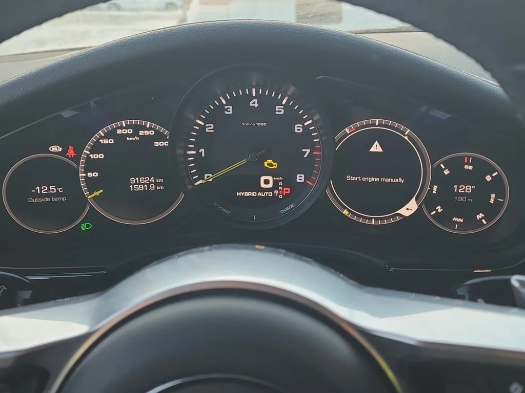 Porsche Panamera * 4 E Hybrid / CARFAX /360/���������/ | Mobile.bg � ����������� 9