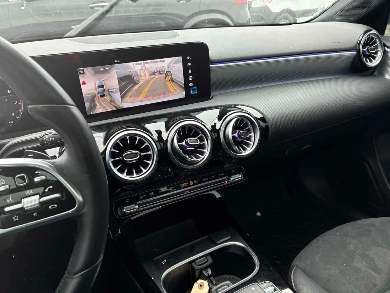 Mercedes-Benz A 220 * CARFAX * KEYLESS * PANO, снимка 9 - Автомобили и джипове - 53802141