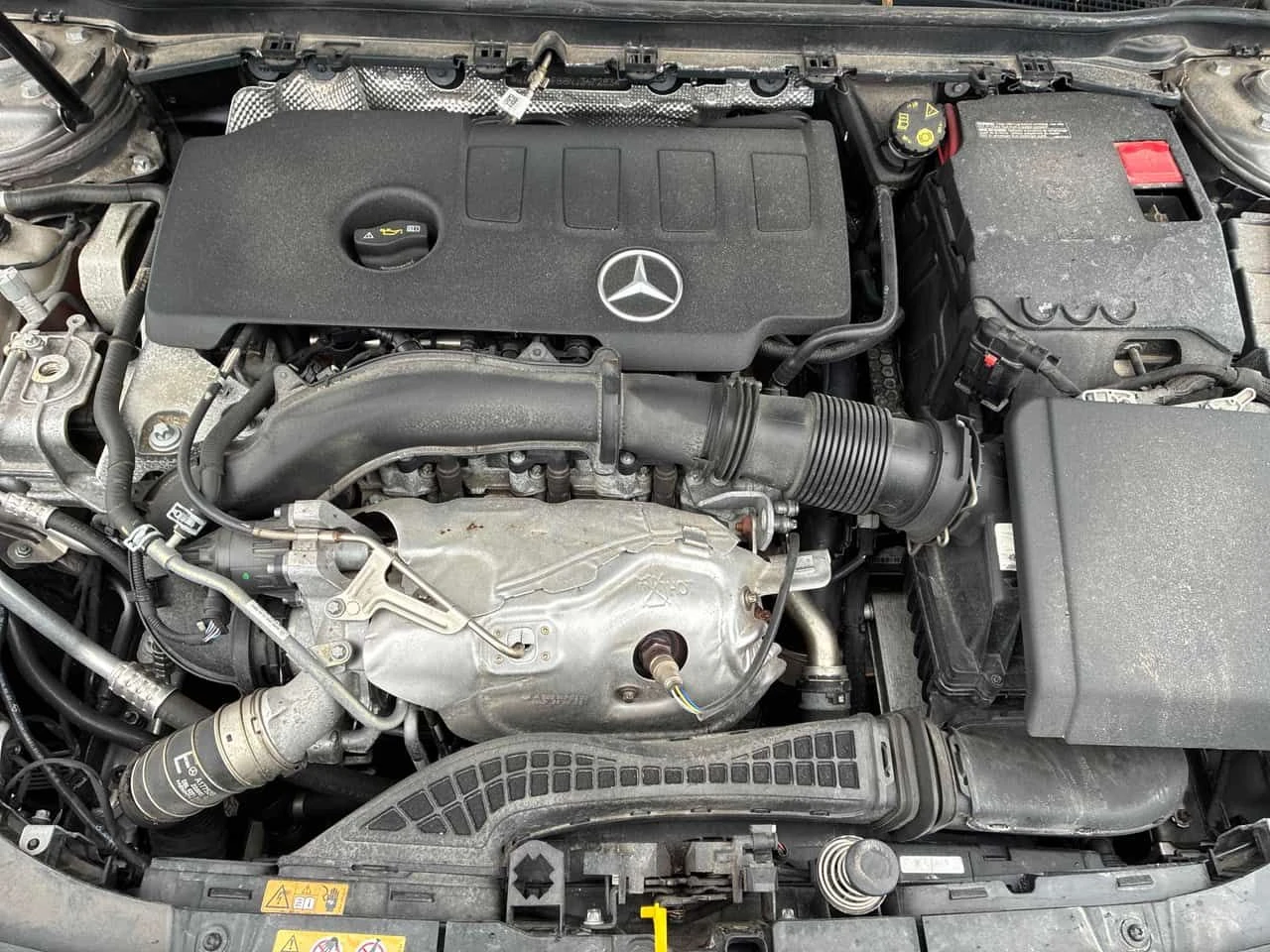 Mercedes-Benz A 220 * CARFAX * KEYLESS * PANO, снимка 16 - Автомобили и джипове - 53802141