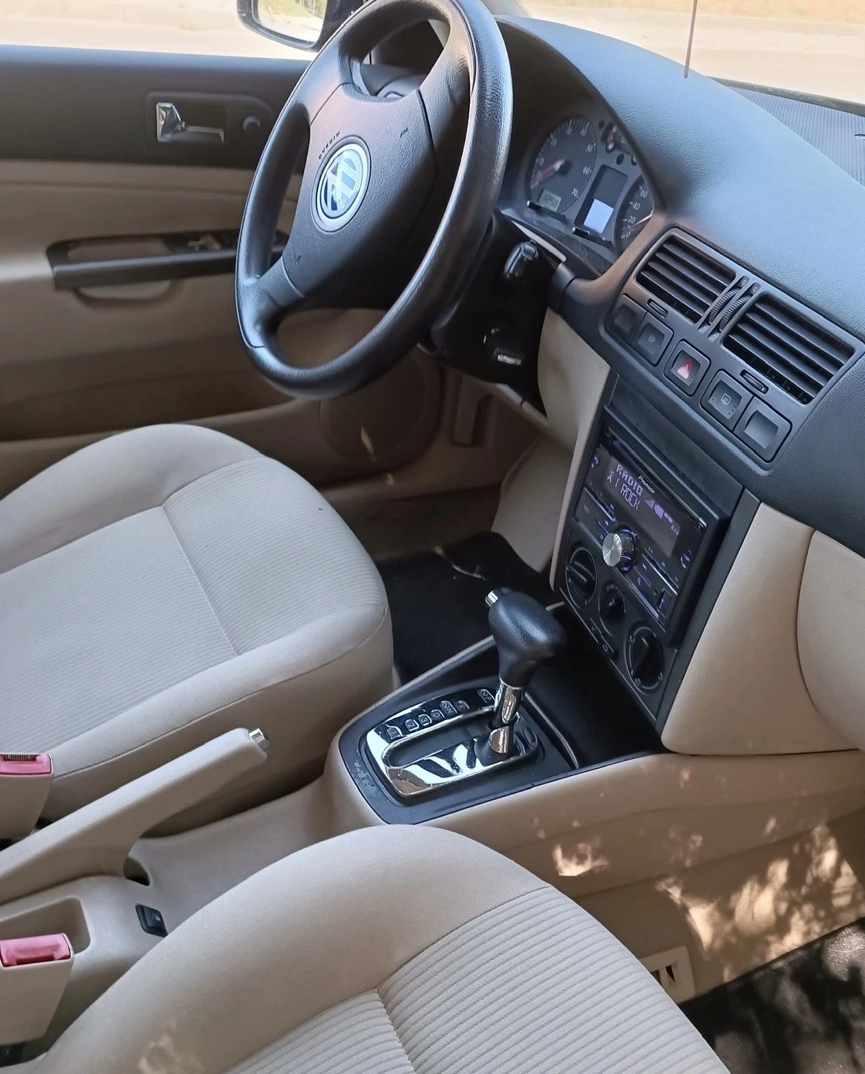 VW Bora, снимка 2 - Автомобили и джипове - 53993373