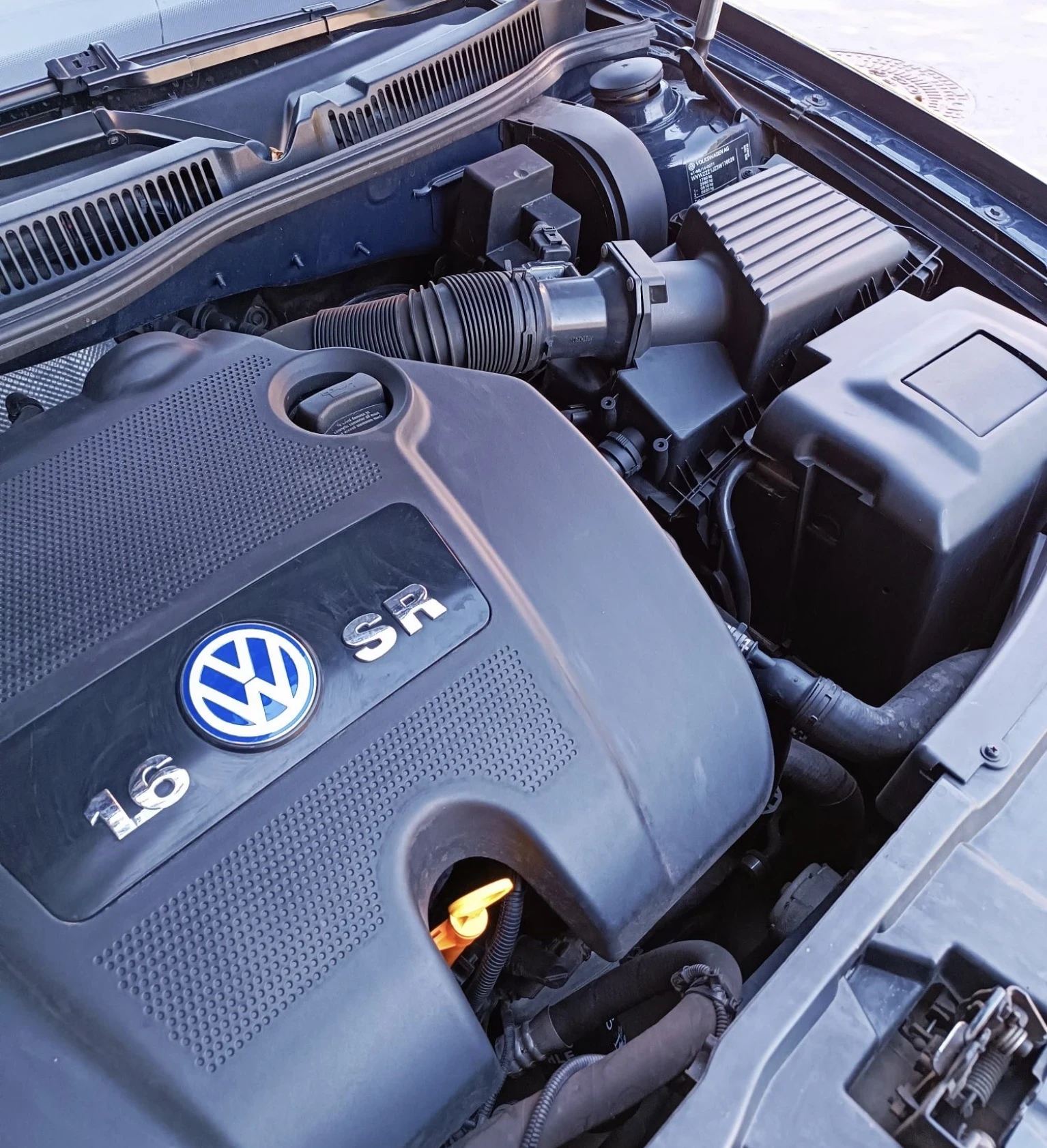 VW Bora, снимка 9 - Автомобили и джипове - 53993373