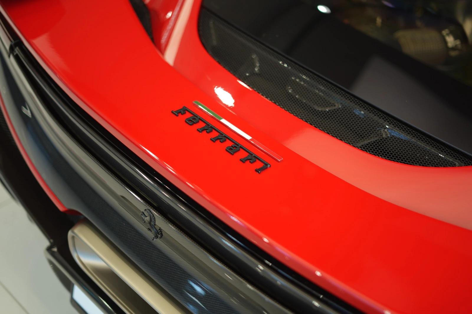 Ferrari 296GTB SPECIALE FULL CARBON/, снимка 9 - Автомобили и джипове - 54130609