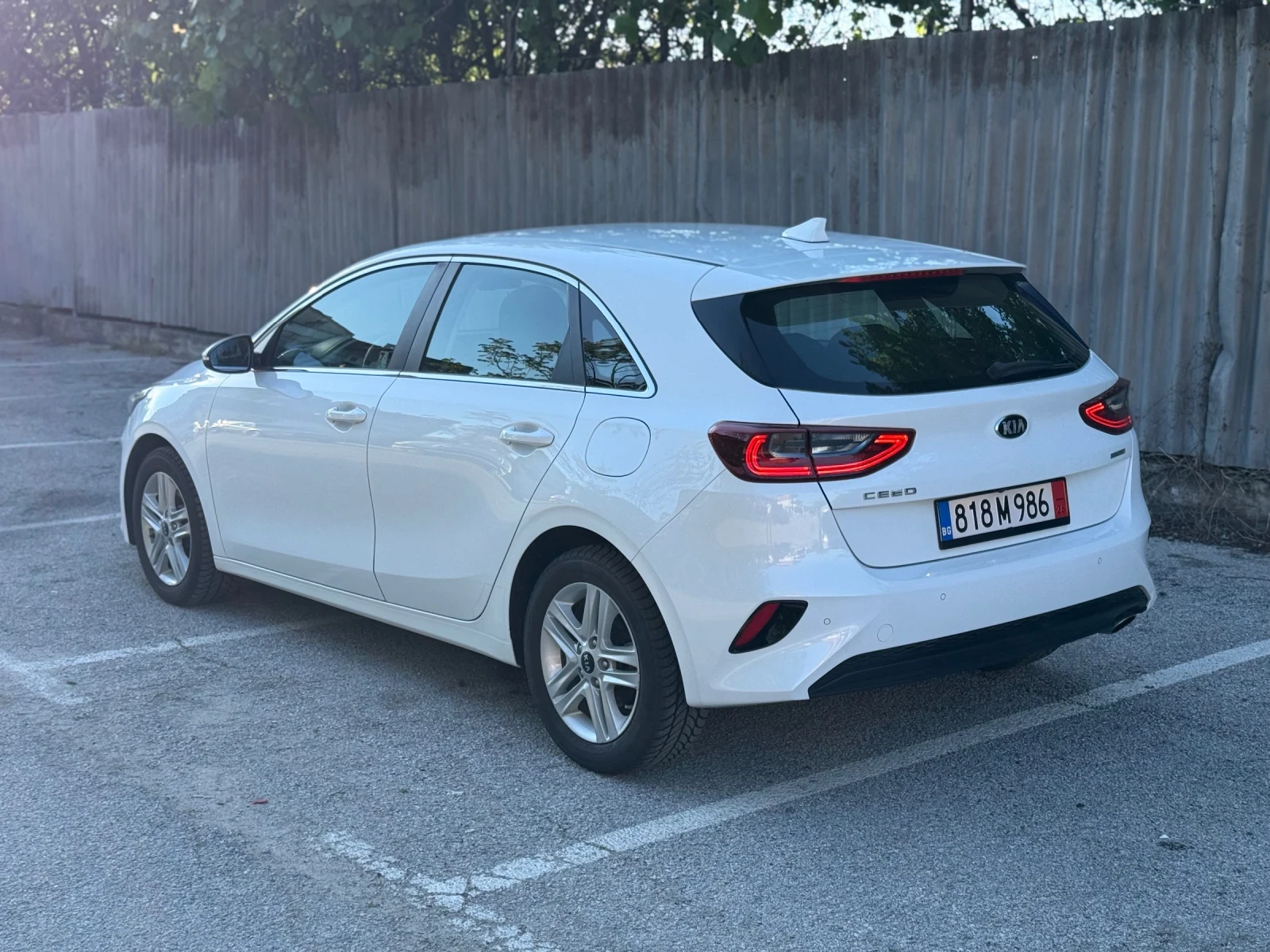 Kia Ceed 1.4T 7DCT, снимка 4 - Автомобили и джипове - 54313791