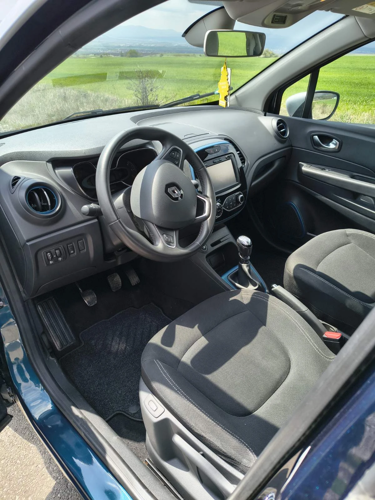 Renault Captur 1.2 TCI-38500 km, снимка 3 - Автомобили и джипове - 54346551