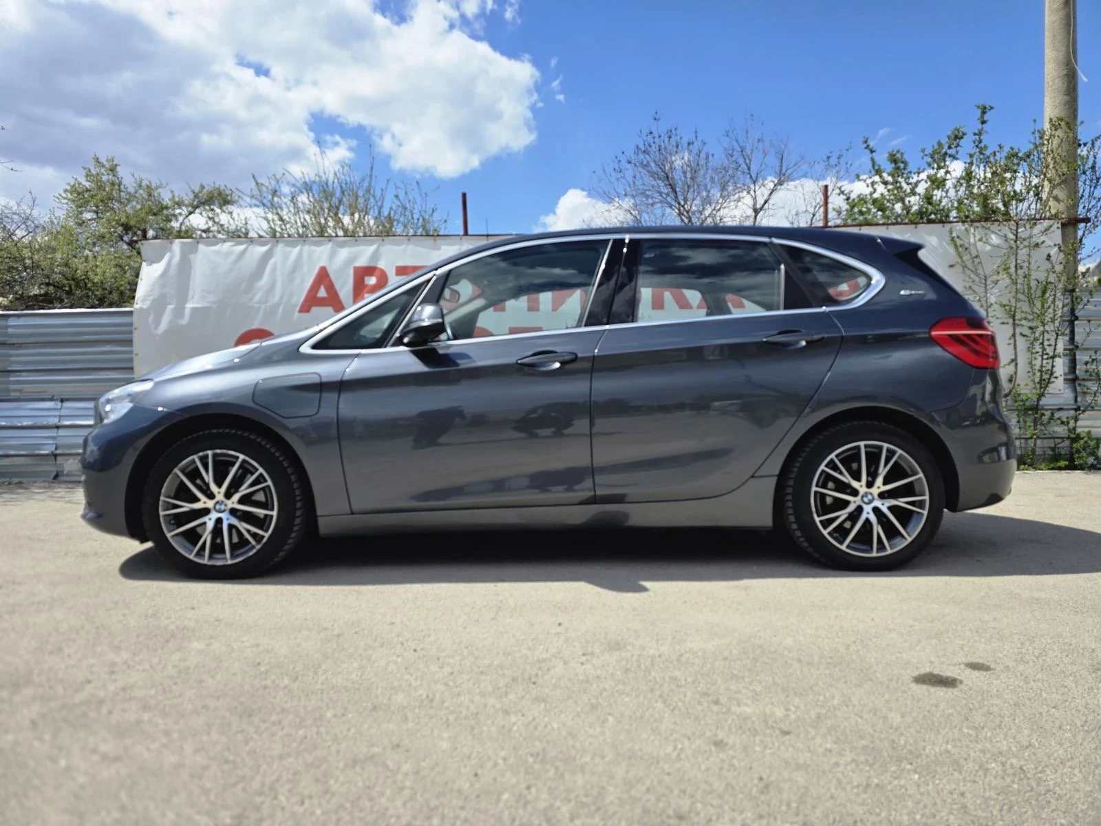 BMW 225 Plug in, снимка 4 - Автомобили и джипове - 54479844