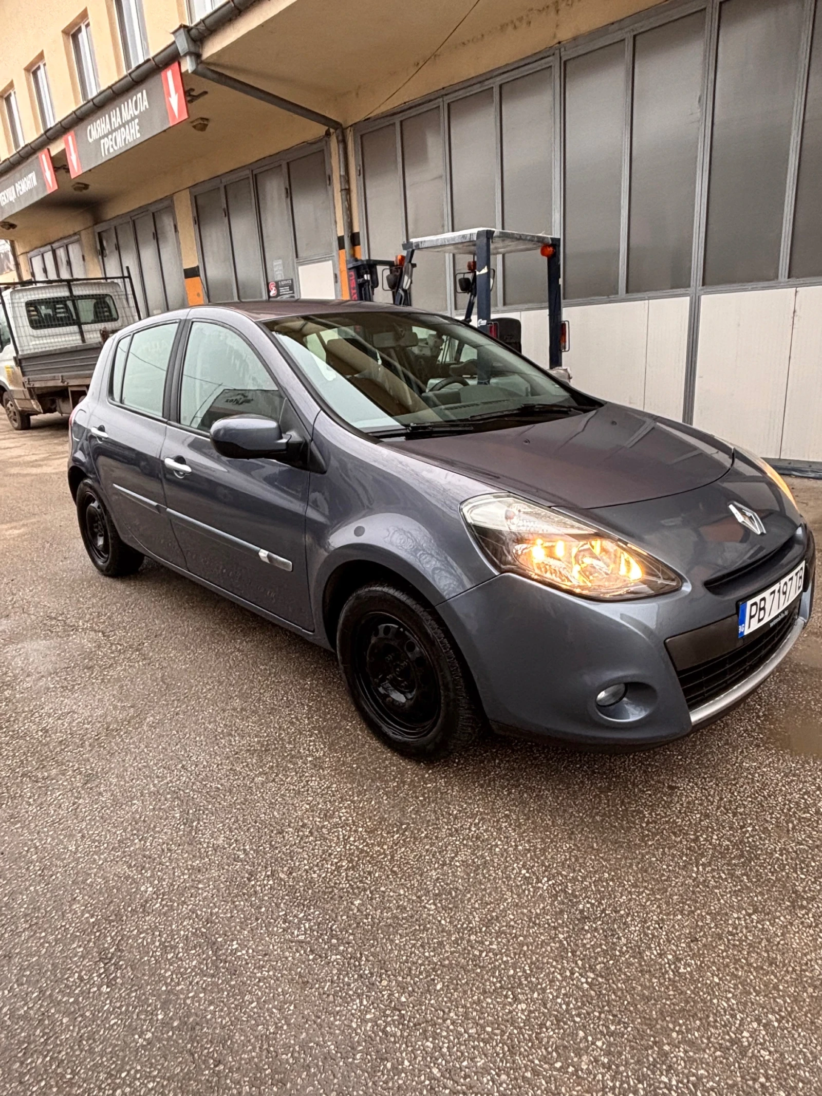 Renault Clio, снимка 2 - Автомобили и джипове - 54783198