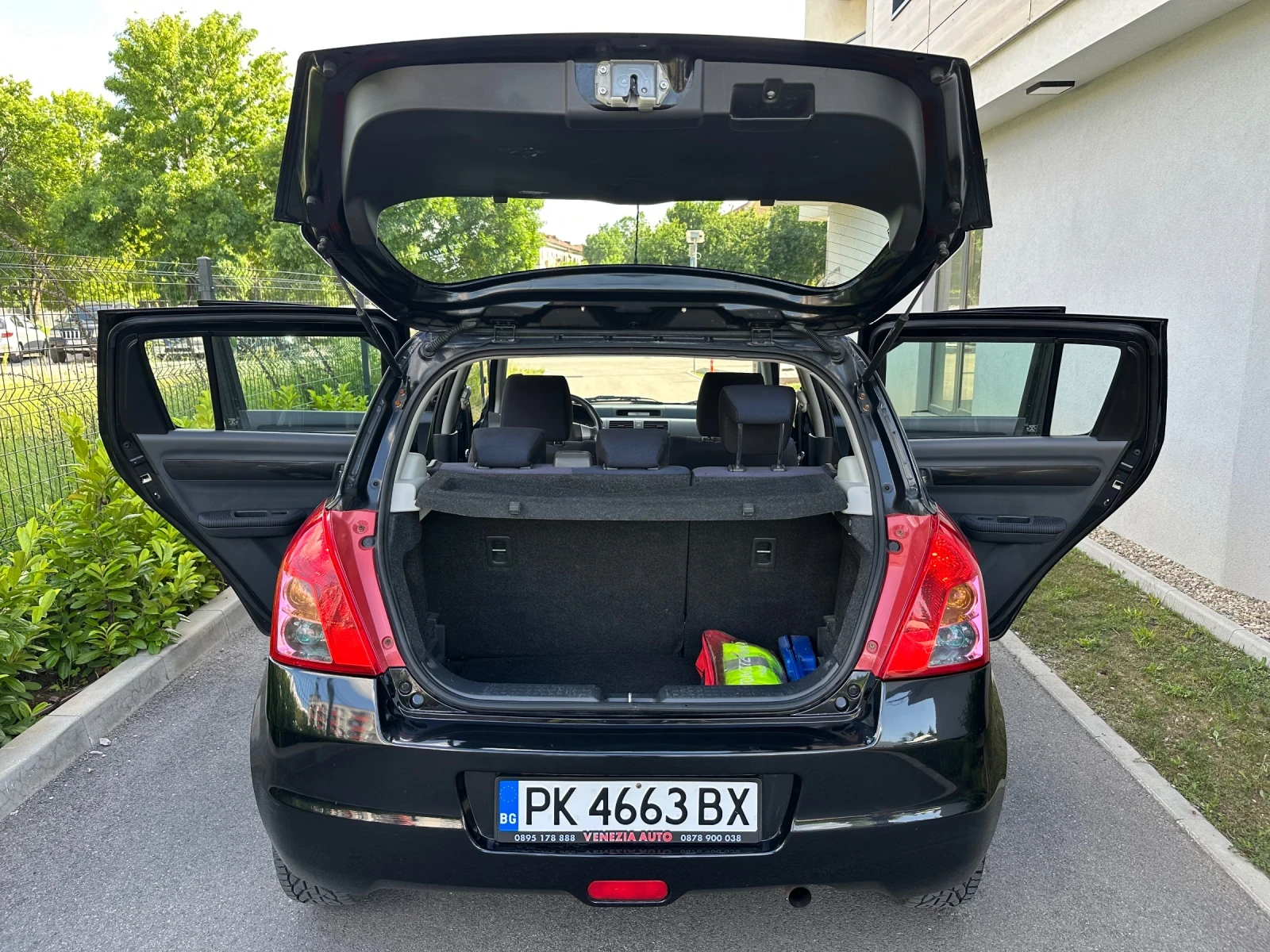 Suzuki Swift 1.3I 4X4 LPG * Регистриран* Обслужен* , снимка 14 - Автомобили и джипове - 54810821