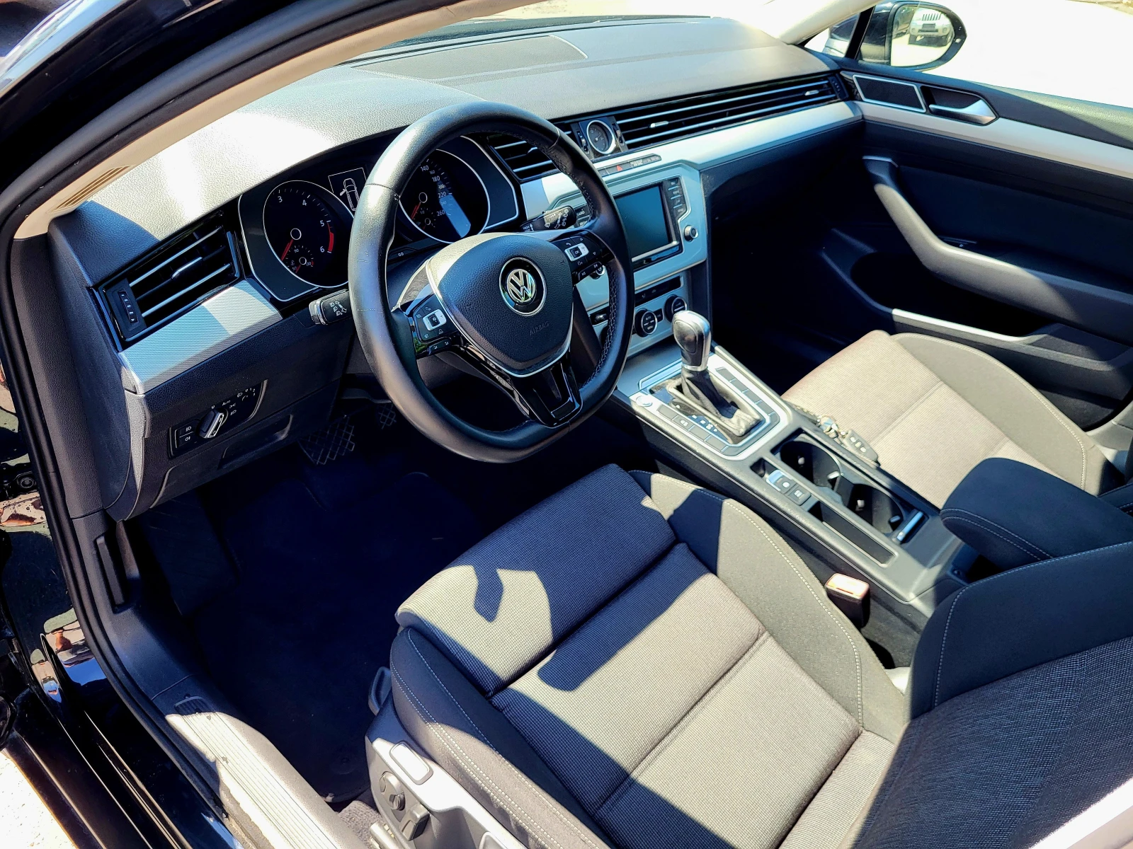 VW Passat 2.0TDI, снимка 9 - Автомобили и джипове - 55506688