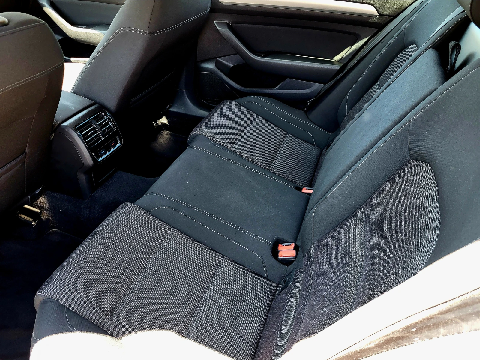 VW Passat 2.0TDI, снимка 10 - Автомобили и джипове - 55506688