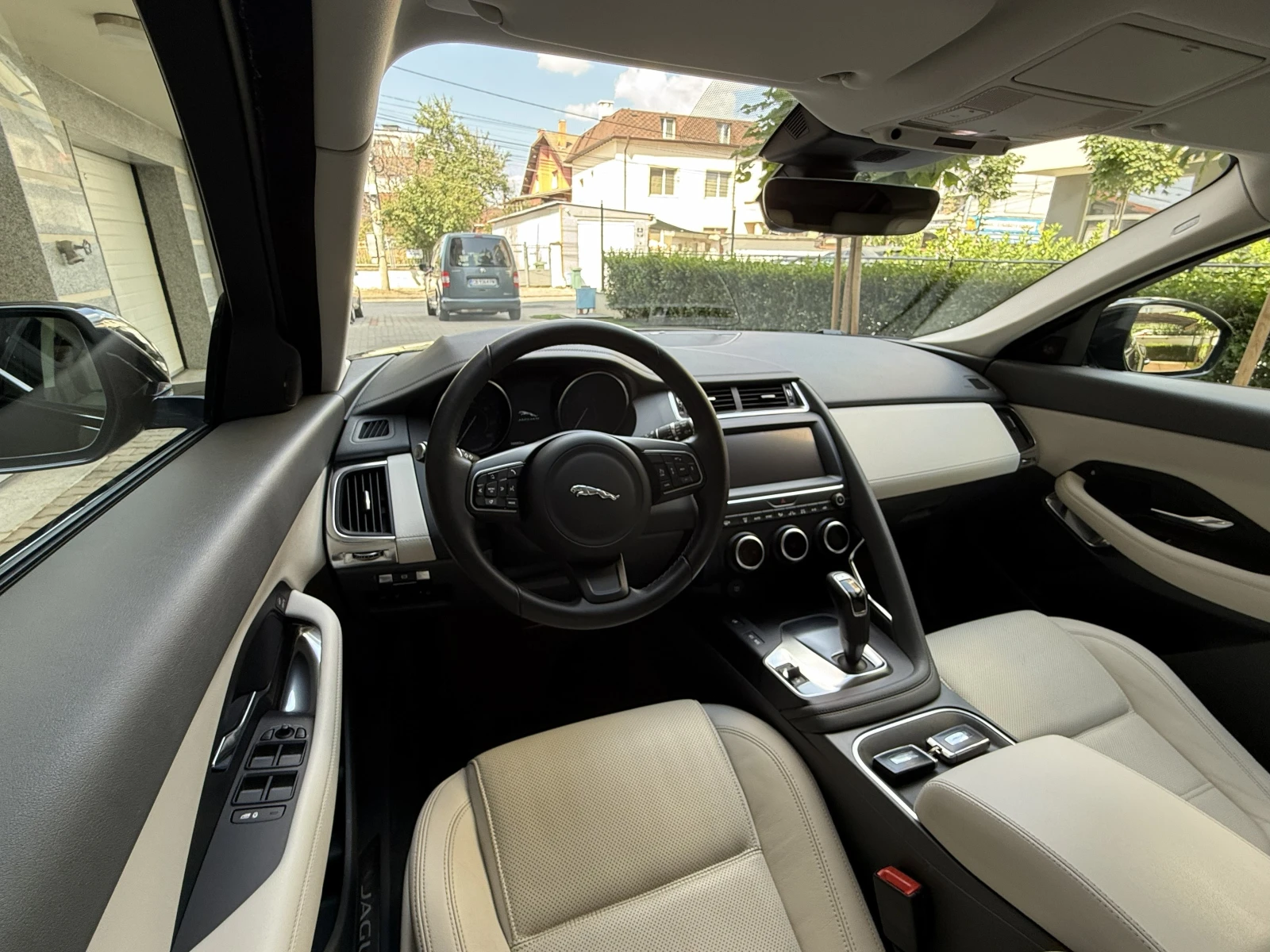 Jaguar E-pace S-2.0D-4x4-AVTOMAT-ШВЕЙЦАРИЯ!!!, снимка 9 - Автомобили и джипове - 55644694