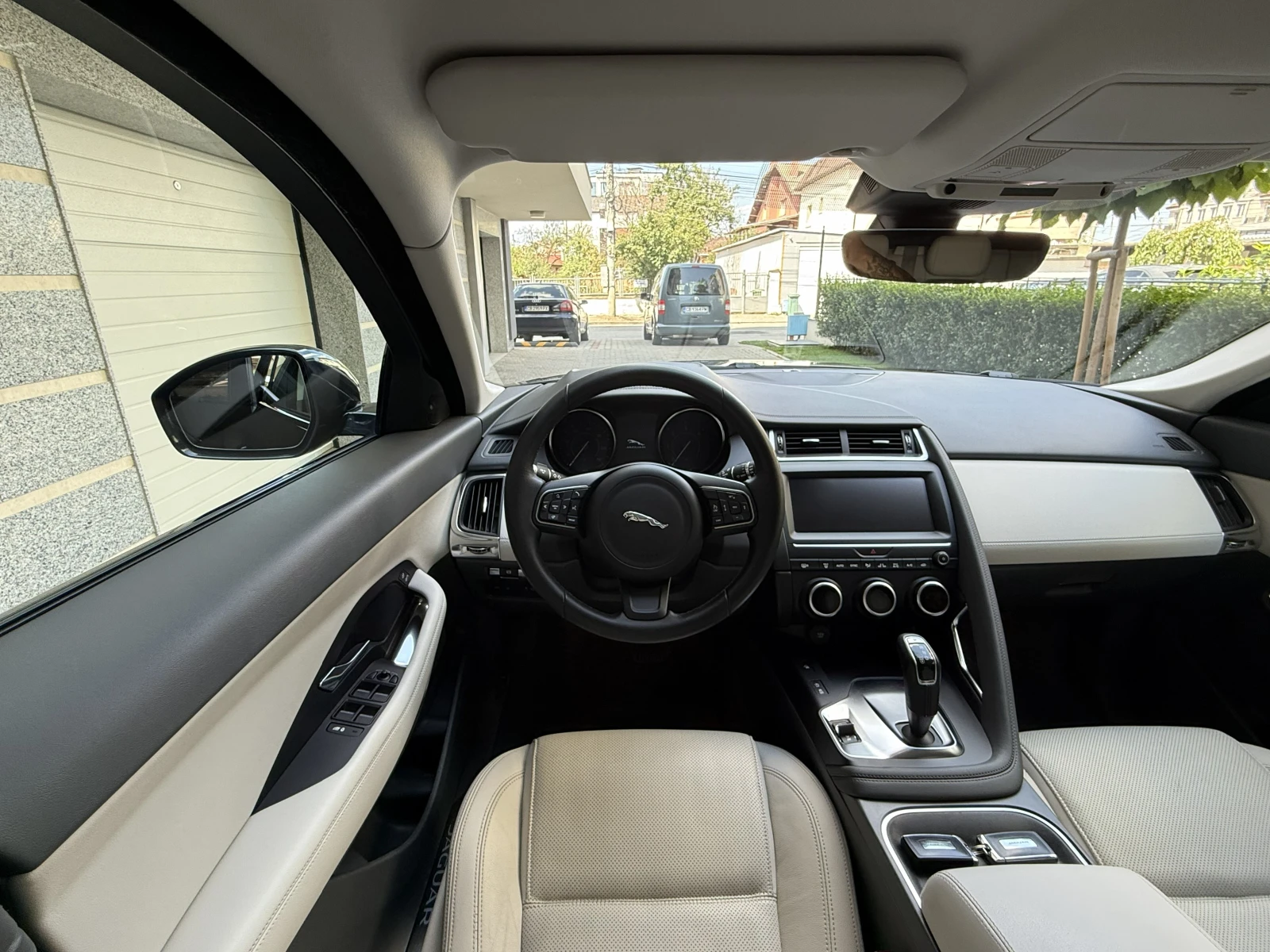 Jaguar E-pace S-2.0D-4x4-AVTOMAT-ШВЕЙЦАРИЯ!!!, снимка 10 - Автомобили и джипове - 55644694