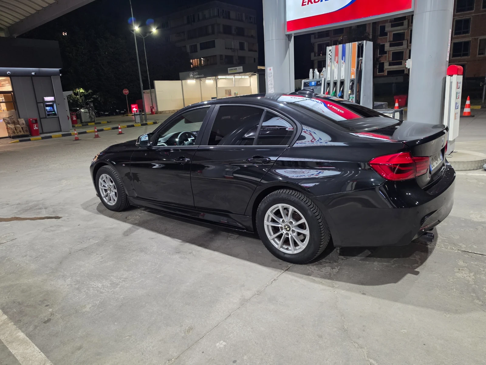 BMW 318 2.0d Mperformance Led, снимка 8 - Автомобили и джипове - 55802532