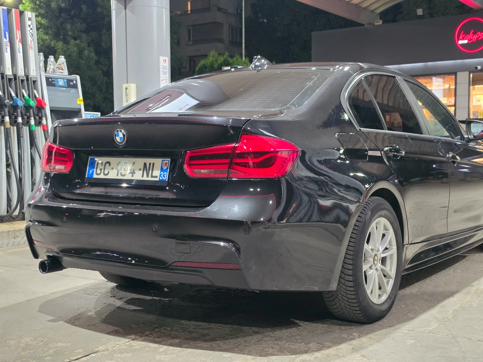 BMW 318 2.0d Mperformance Led, снимка 6 - Автомобили и джипове - 55802532