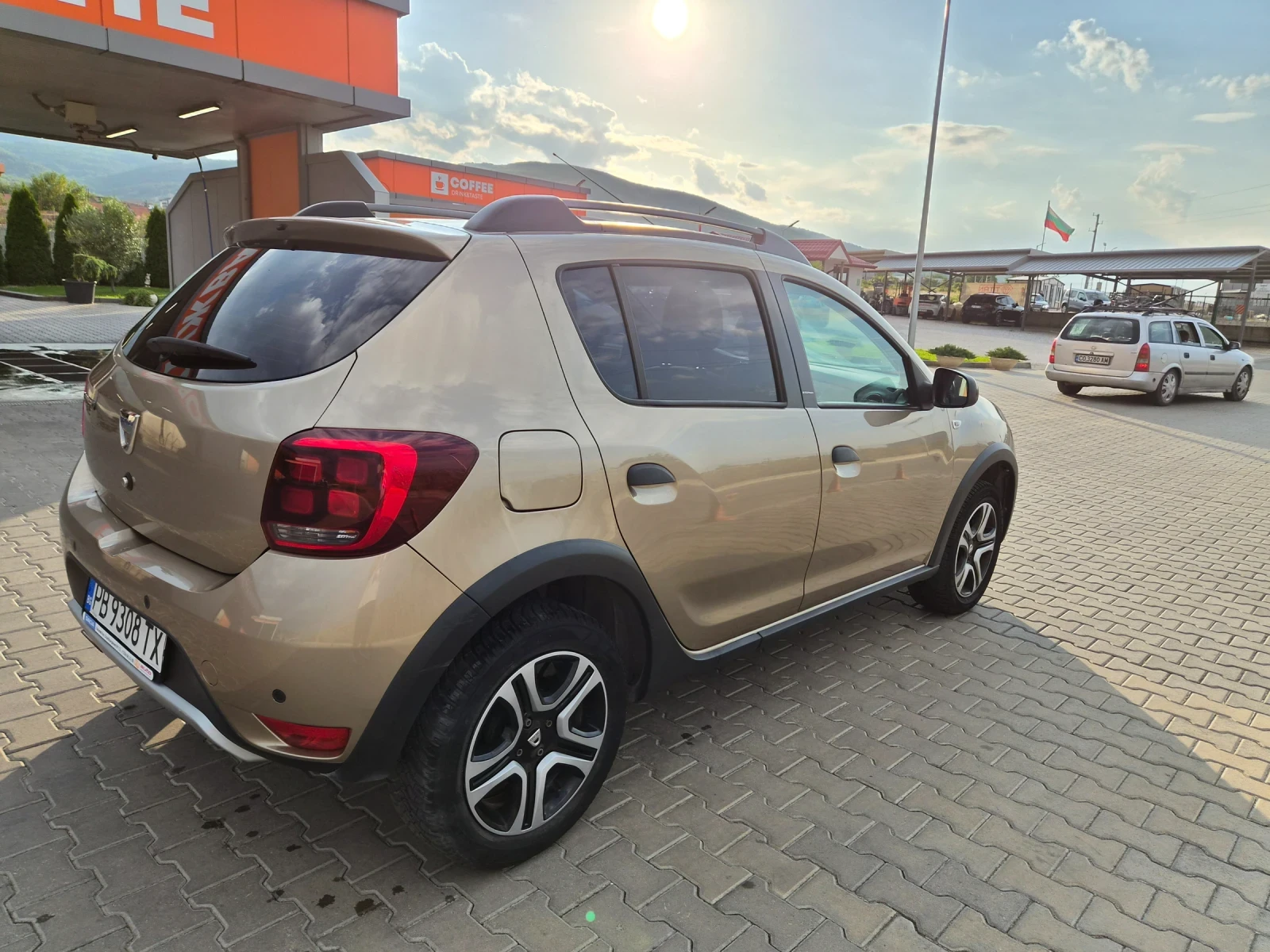 Dacia Sandero, снимка 5 - Автомобили и джипове - 55879411