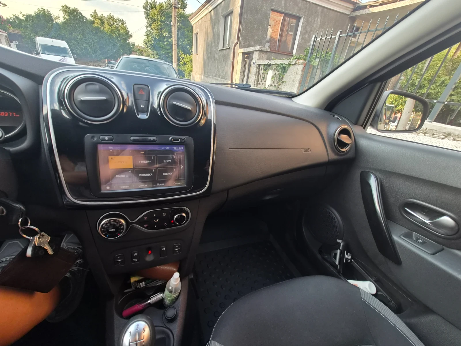 Dacia Sandero, снимка 11 - Автомобили и джипове - 55879411