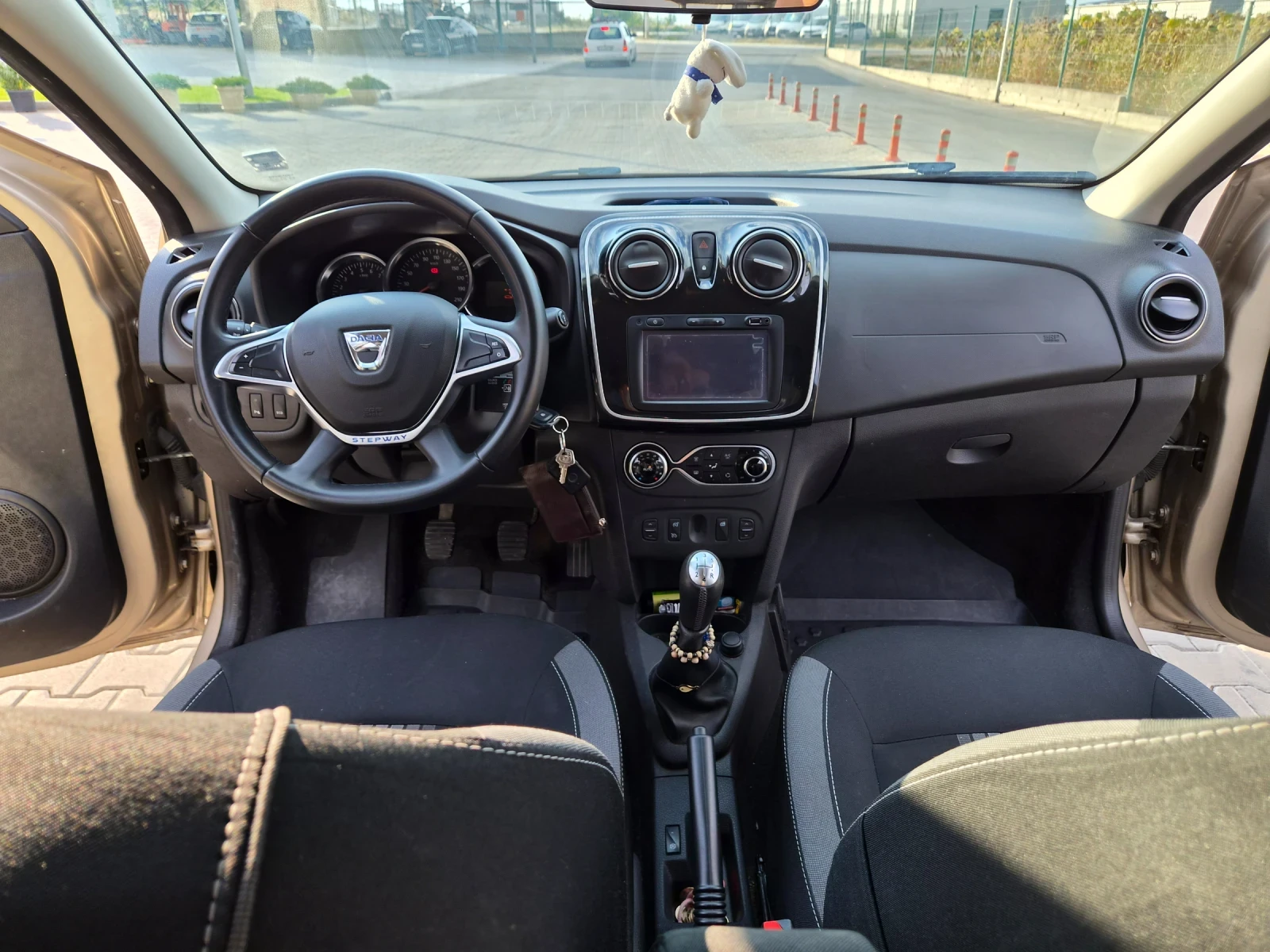 Dacia Sandero, снимка 9 - Автомобили и джипове - 55879411