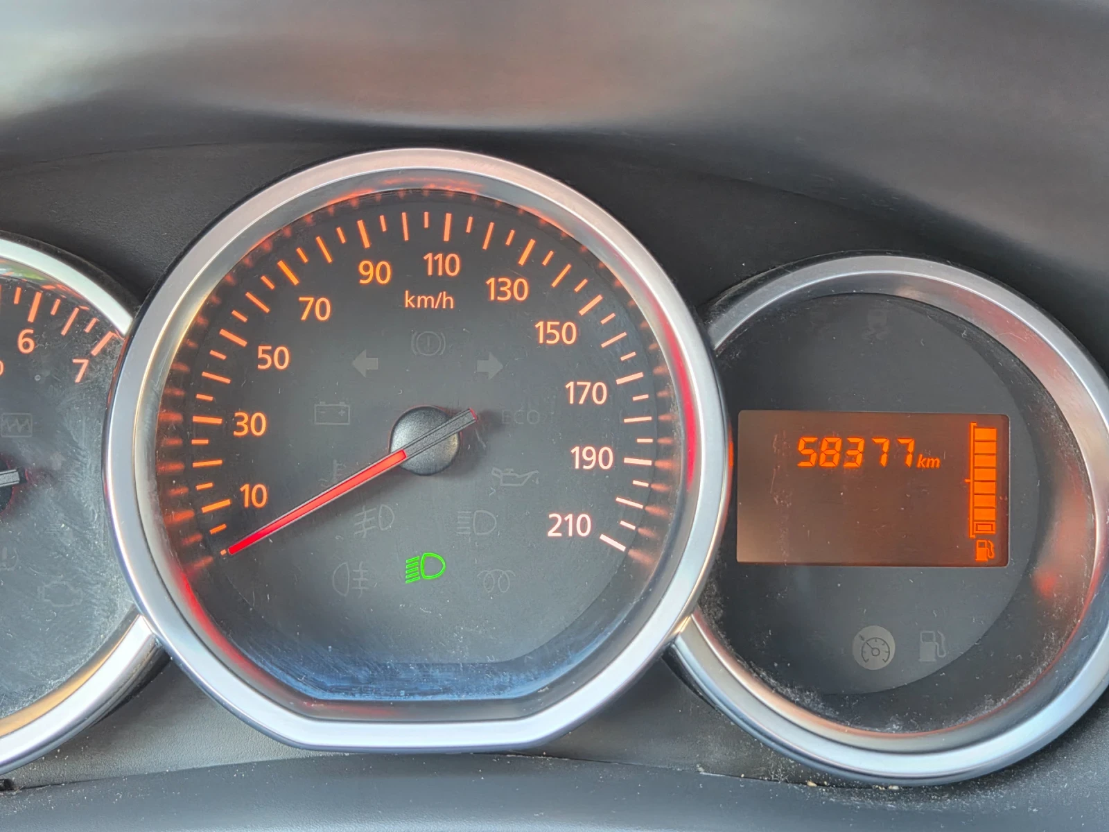 Dacia Sandero, снимка 10 - Автомобили и джипове - 55879411