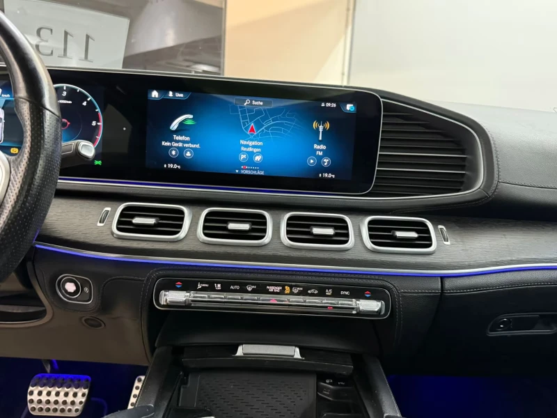 Mercedes-Benz GLE 400 4MATIC/330HP/AMG/PANO/HUD/AIRM./BURM/AHK/CAM/231g, снимка 11 - Автомобили и джипове - 51525482