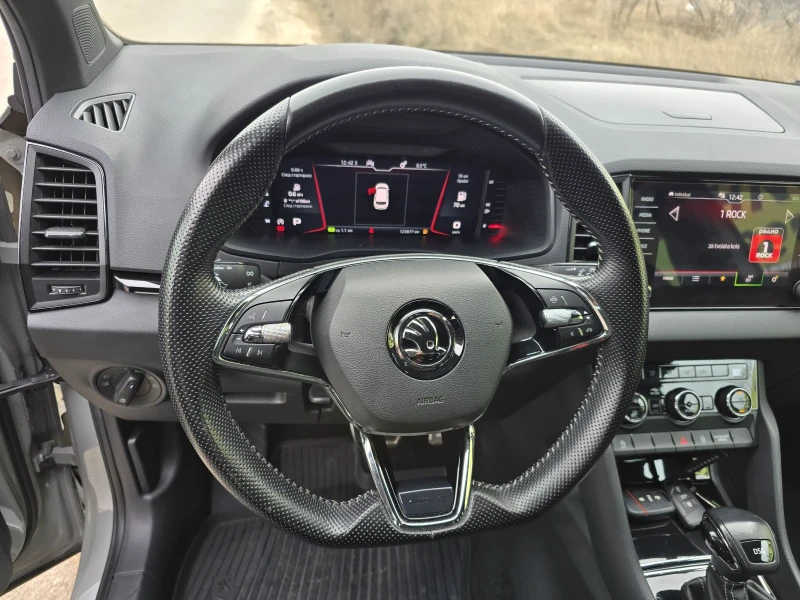Skoda Karoq 2.0TDI/SPORTLINE/DIGITAL/NARDO, снимка 9 - Автомобили и джипове - 52847037