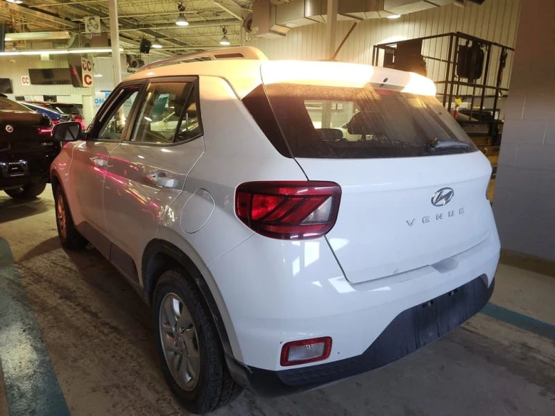 Hyundai Venue * PREFERRED * CARFAX * ЦЕНА ДО БГ, снимка 4 - Автомобили и джипове - 53445545