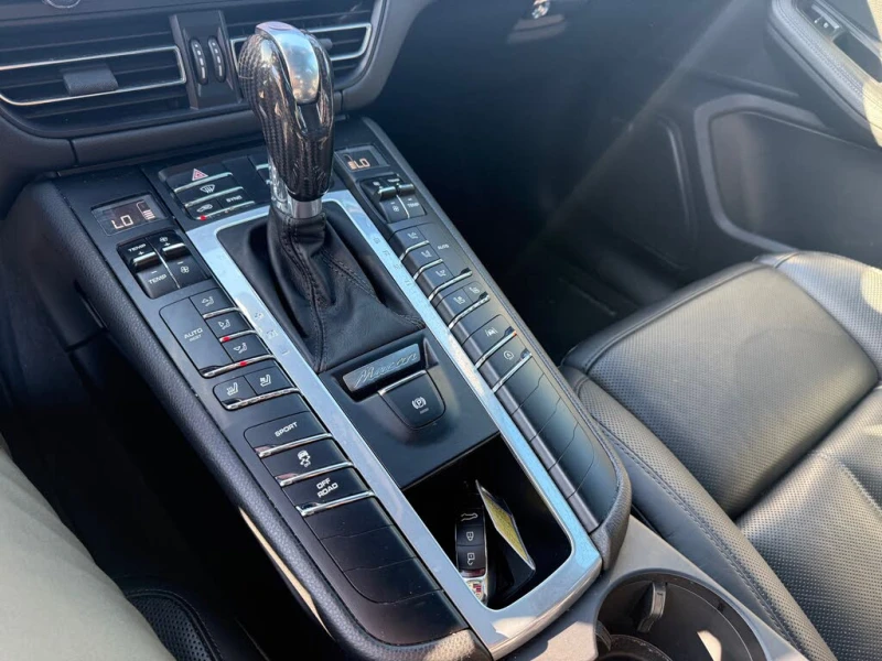Porsche Macan BOSE* 360 CAM* ПАНОРАМА* ПОДГРЕВ* ОБДУХ* KEYLESS, снимка 10 - Автомобили и джипове - 53444597