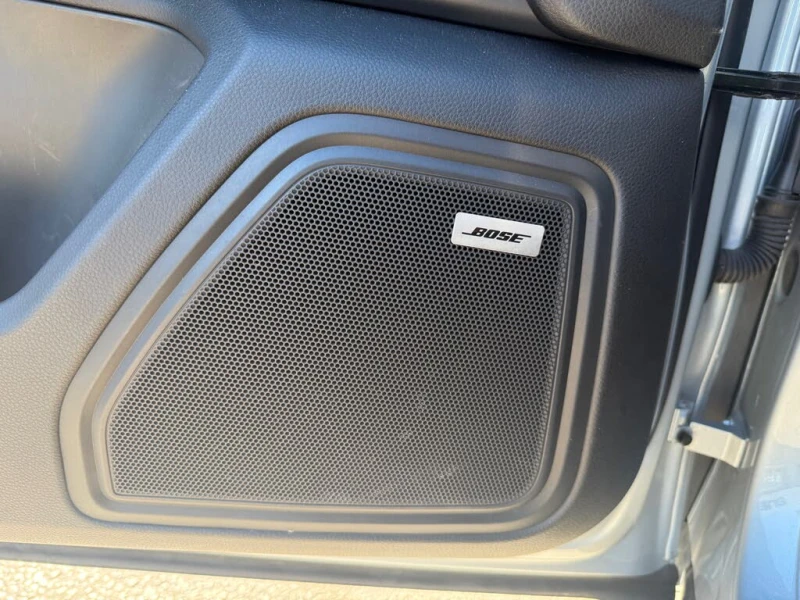 Porsche Macan BOSE* 360 CAM* ПАНОРАМА* ПОДГРЕВ* ОБДУХ* KEYLESS, снимка 13 - Автомобили и джипове - 53444597