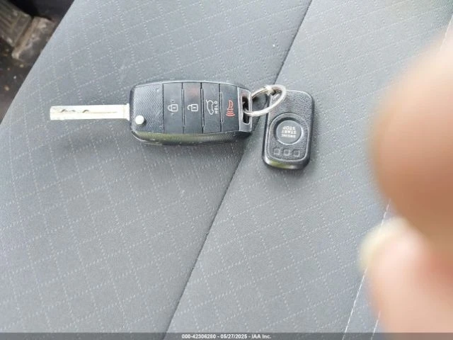 Kia Sorento 3.3L S - изображение 9