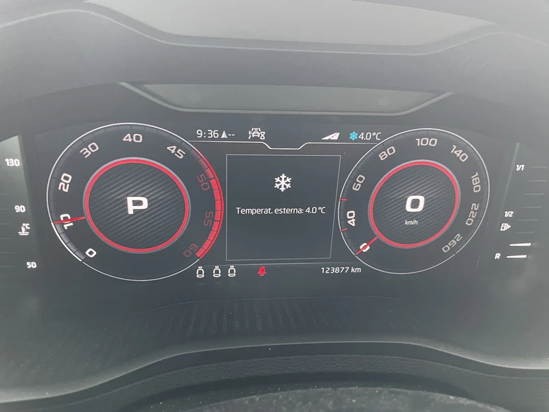 Skoda Karoq 2.0TDI/SPORTLINE/DIGITAL/NARDO - изображение 2