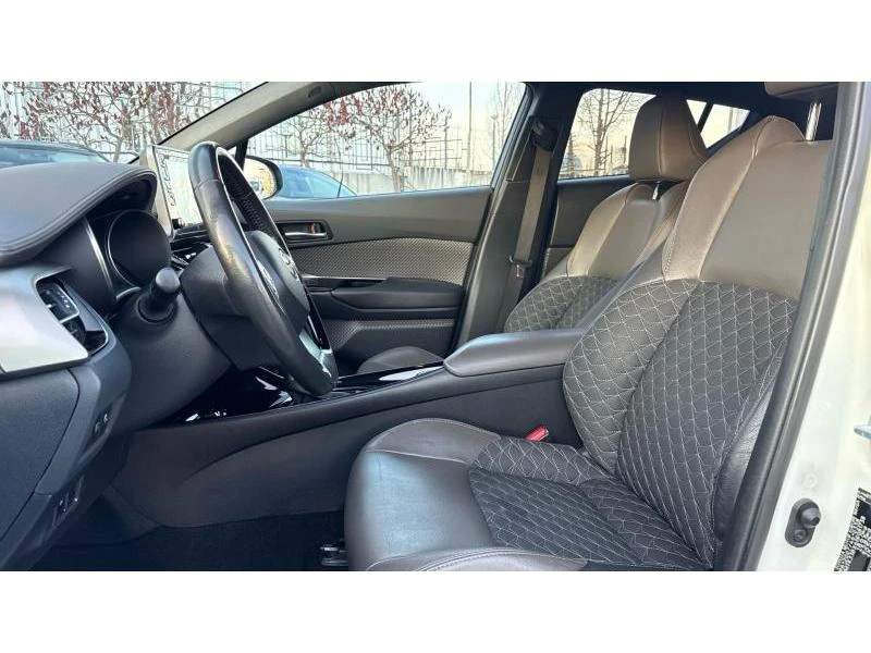 Toyota C-HR 1.8 HYB 2WD CVT CLASSY, снимка 12 - Автомобили и джипове - 53354946