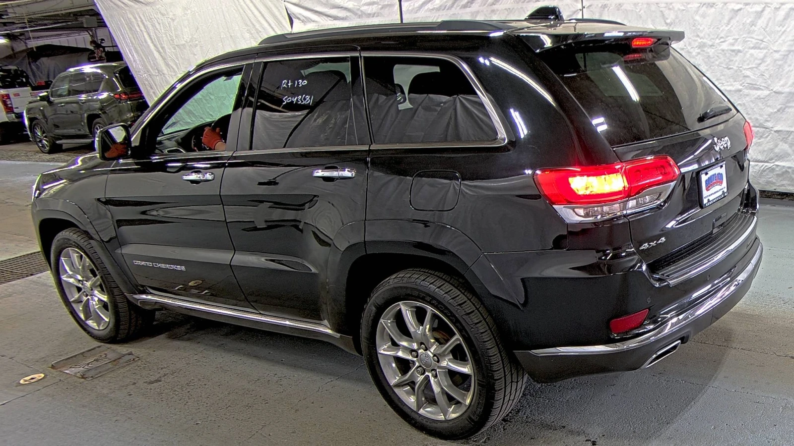 Jeep Grand cherokee SUMMIT* 8ZF* DIGITAL* ОБУДХ* ПАНО* ХАРМАН* ПОДГРЕВ - изображение 4