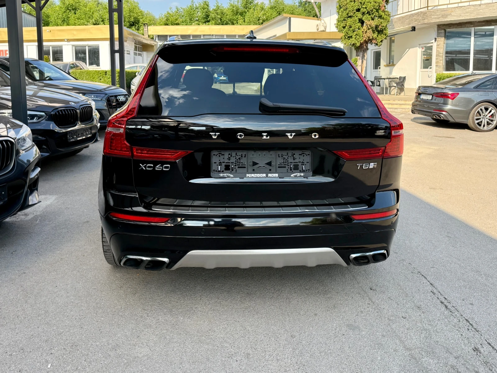 Volvo XC60 T8 R-Design Plugin-Hybrid Въздушно Окачване - изображение 7