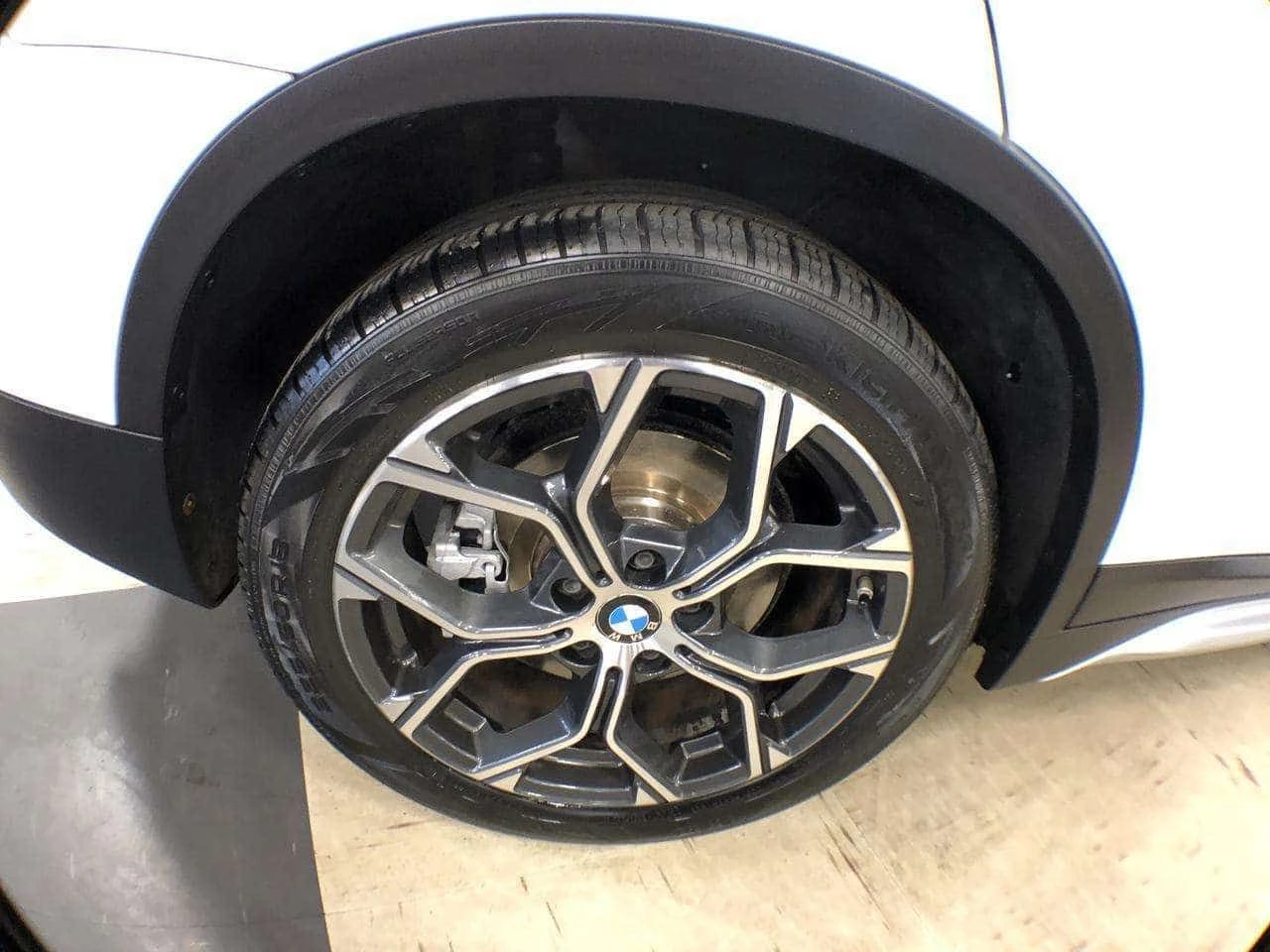 BMW X1 xDrive28i * LEATHER PAN/ROOF NAV B/SPOT L/ASSIST C, снимка 9 - Автомобили и джипове - 54454738