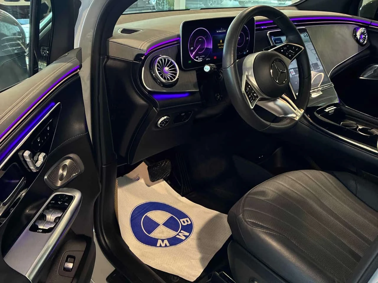 Mercedes-Benz EQE 350  CARFAX, снимка 5 - Автомобили и джипове - 54662342