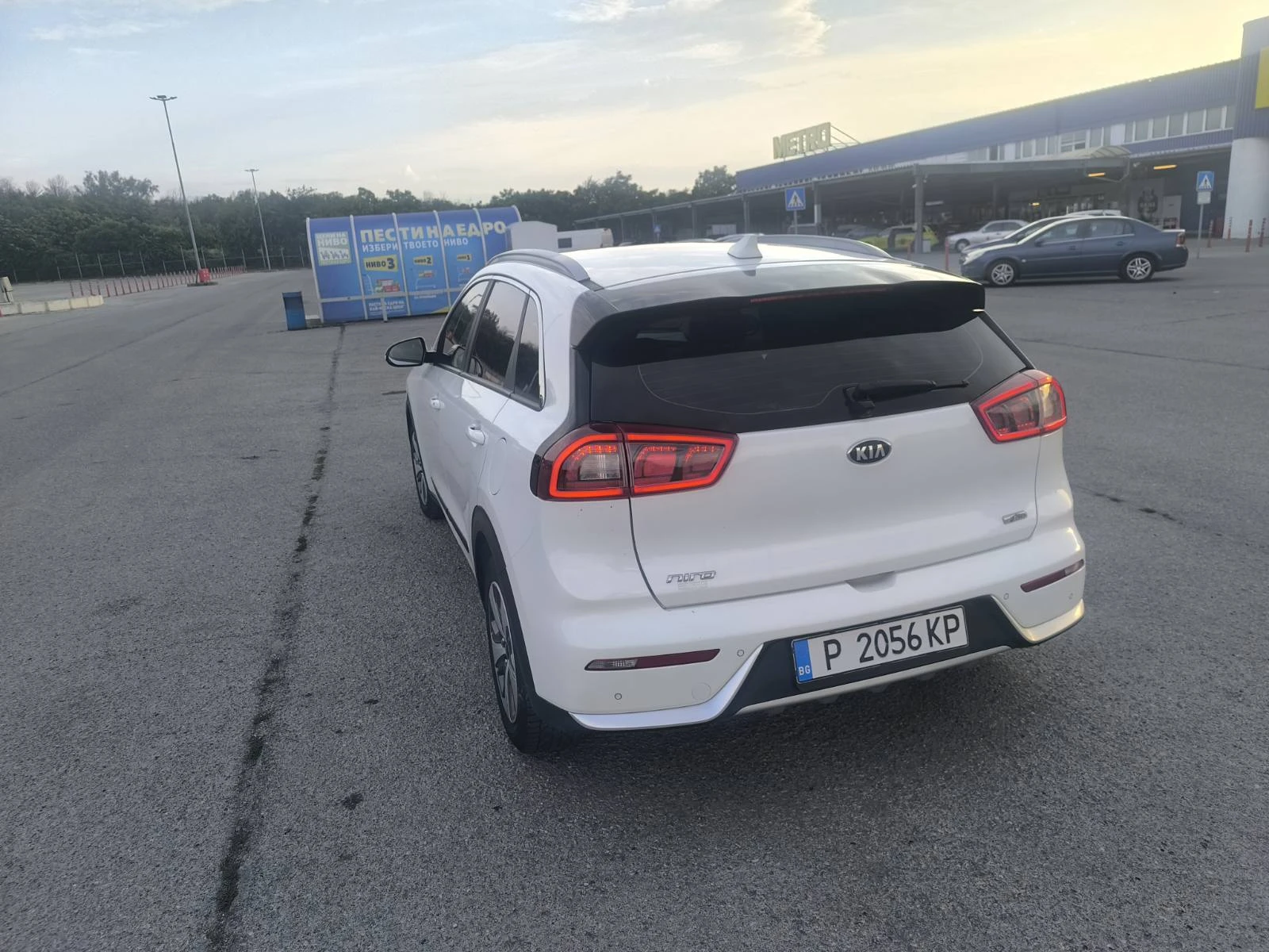 Kia Niro 1.6 GDI, снимка 5 - Автомобили и джипове - 54969896