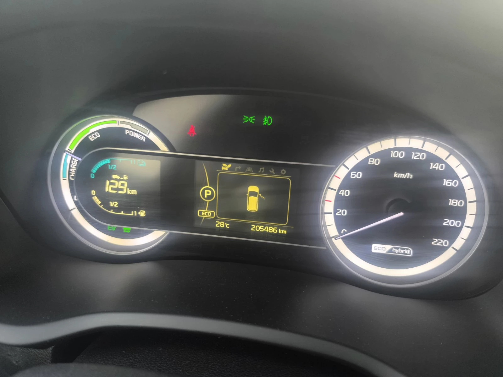 Kia Niro 1.6 GDI, снимка 8 - Автомобили и джипове - 54969896