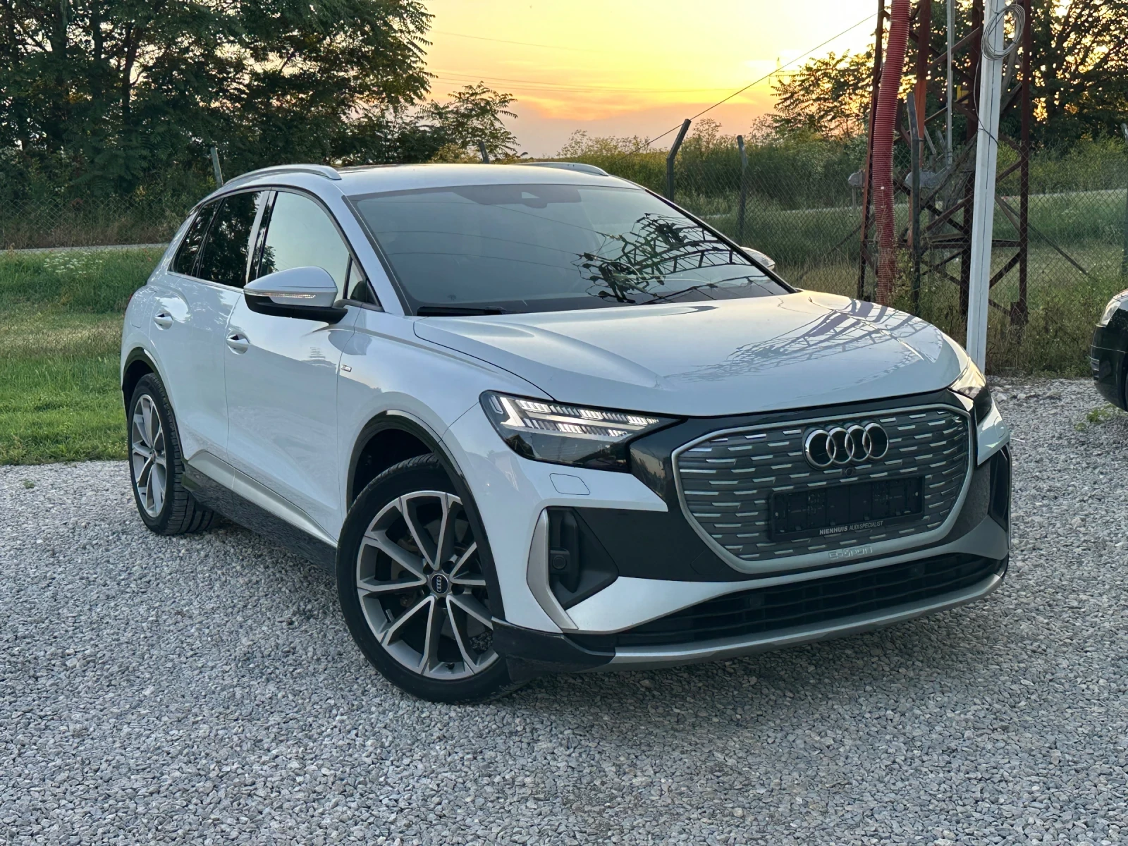 Audi Q4 Q4 50 QUATRO S line MATRIX, снимка 3 - Автомобили и джипове - 55006499