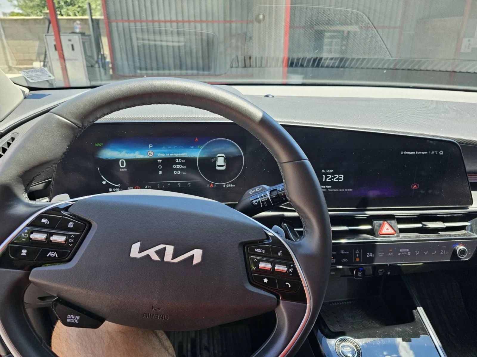 Kia Niro Limited , снимка 10 - Автомобили и джипове - 55324440