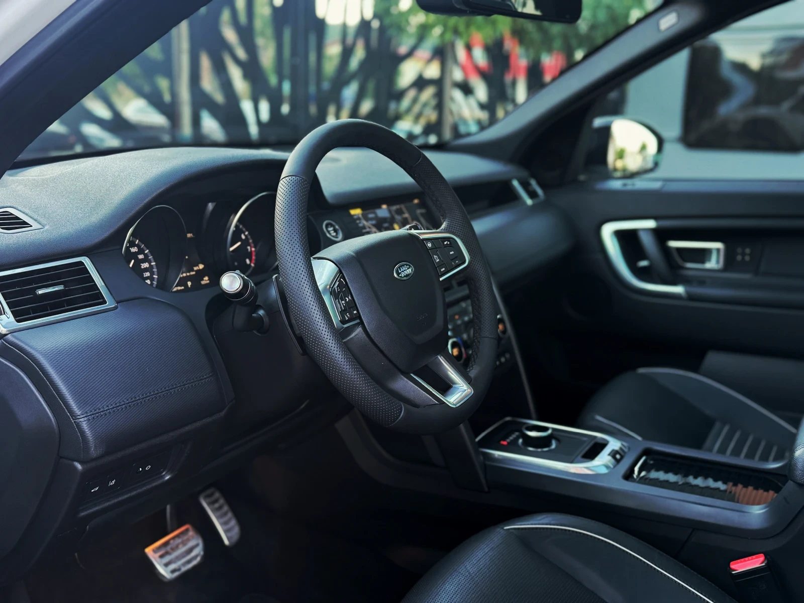 Land Rover Discovery Sport, снимка 8 - Автомобили и джипове - 56014882
