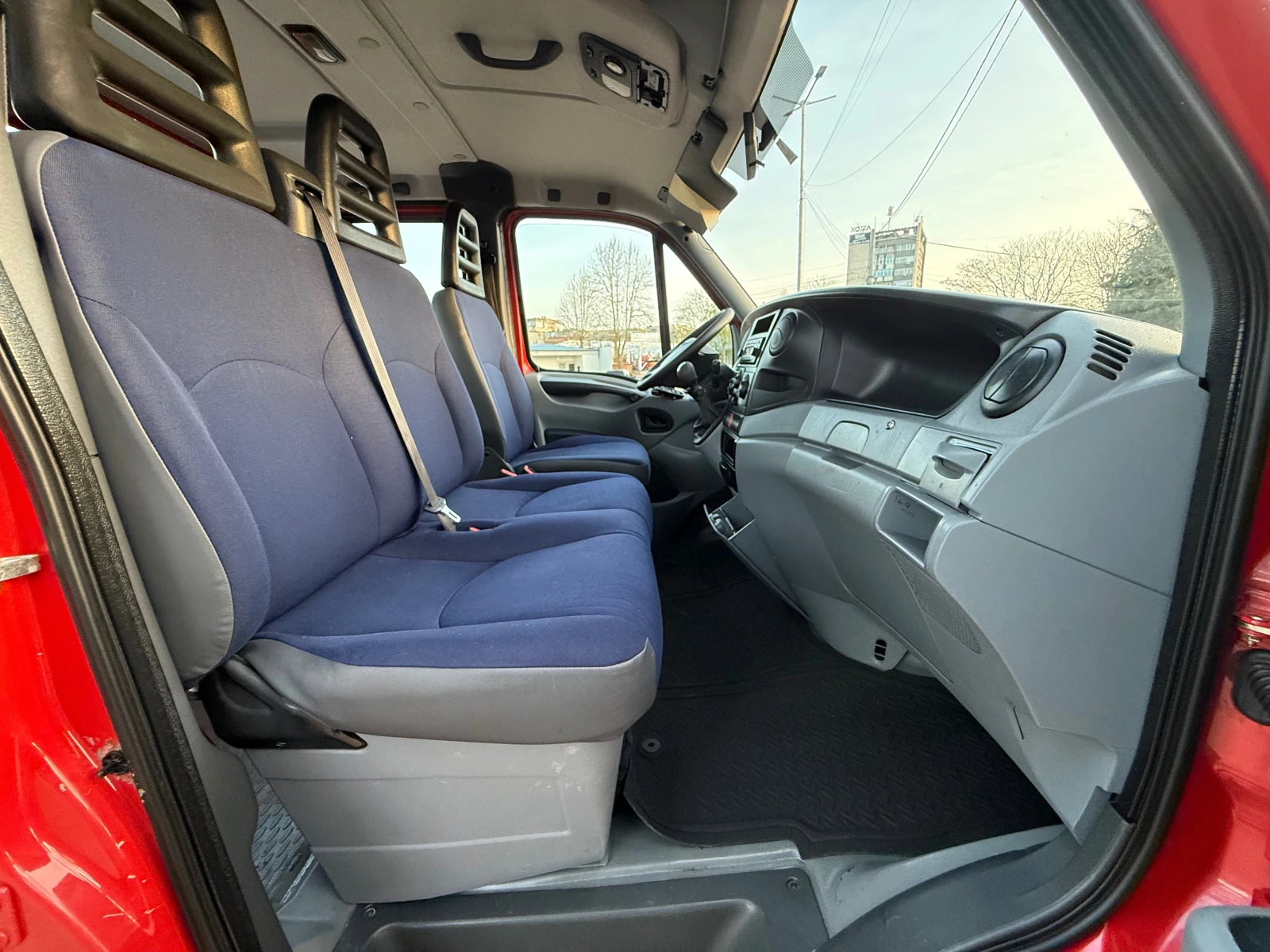 Iveco Daily 3.5t 7 МЕСТА - изображение 10